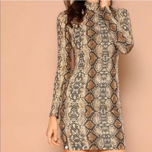 Snakeprint bodycon mini dress